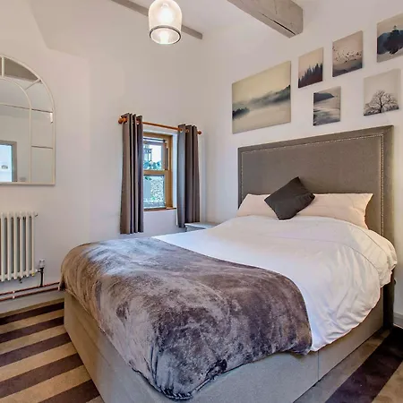 2 Bed In Hawes 94812